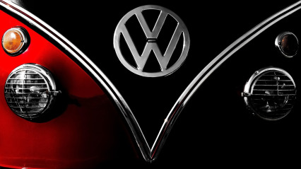 Furgoneta negra de nueve plazas